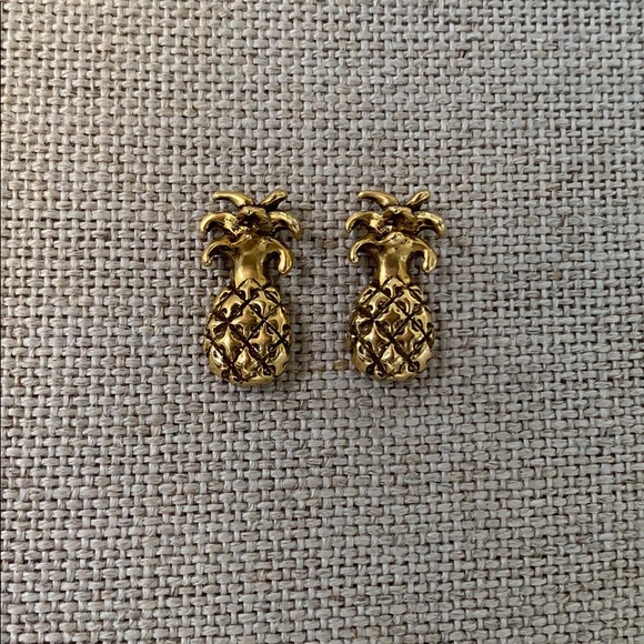 lindsay boyer Jewelry - 🍍Pineapple Gold Designer Earrings🍍